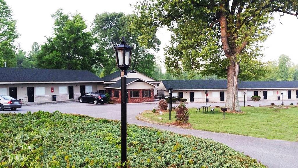 Kentucky Lake Inn Gilbertsville Bagian luar foto