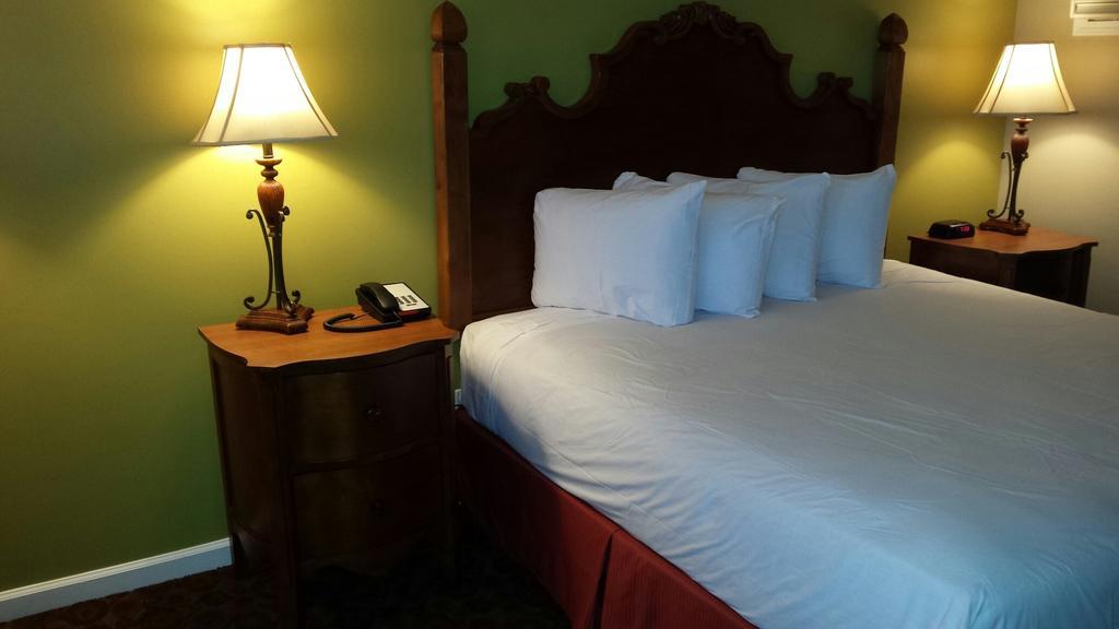Kentucky Lake Inn Gilbertsville Ruang foto