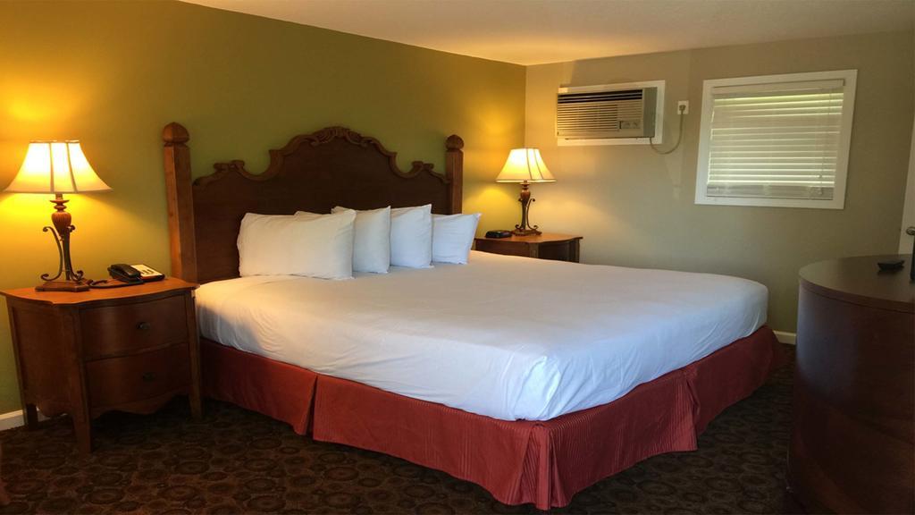 Kentucky Lake Inn Gilbertsville Ruang foto